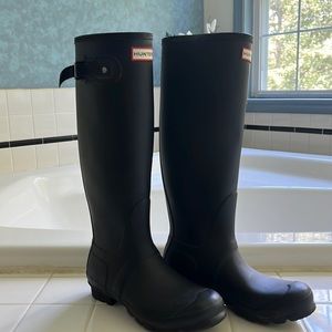 matte black hunter boots